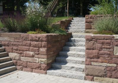 FROMMER gartenreich - Natursteinmauer mit Treppe